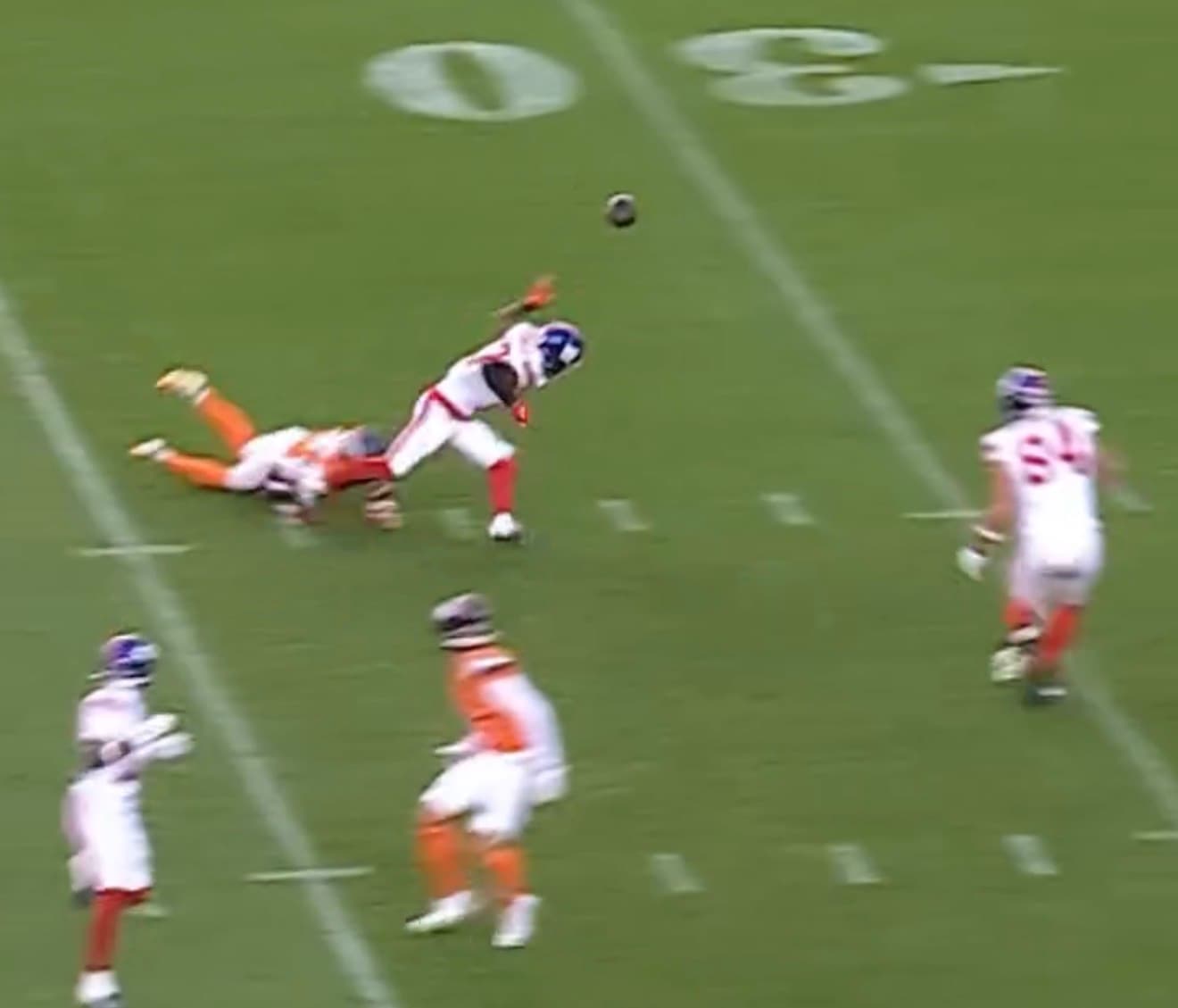 Broncos Stun Giants 33–32 After Wild Finish in Denver